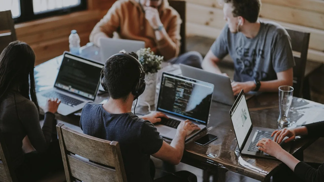 Résidences Techniques et Création Locale